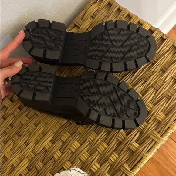 Classic Black Loafers for Women - Picture 6 of 6